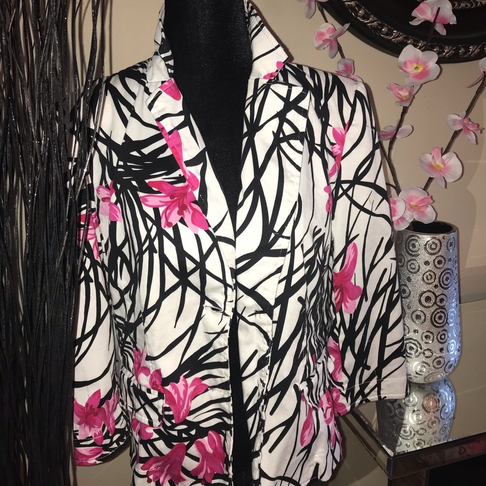 Women’s Notations Sports Floral Jacket - Picture 2 of 5